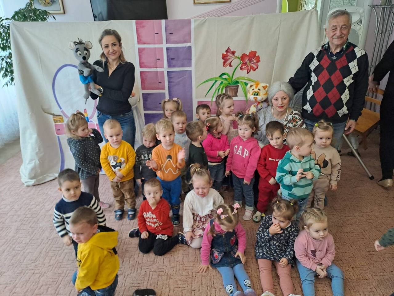 Вистава «Мицик» разом із маленькими глядачами
